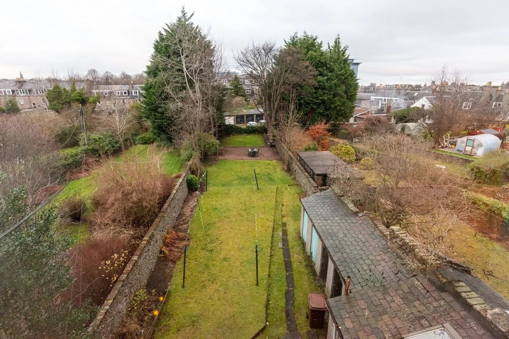 Highland Holburn Apartment