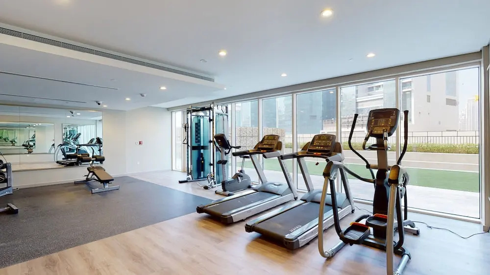 WelHome - Cozy 1BR With Private Balcony Steps From the Canal
