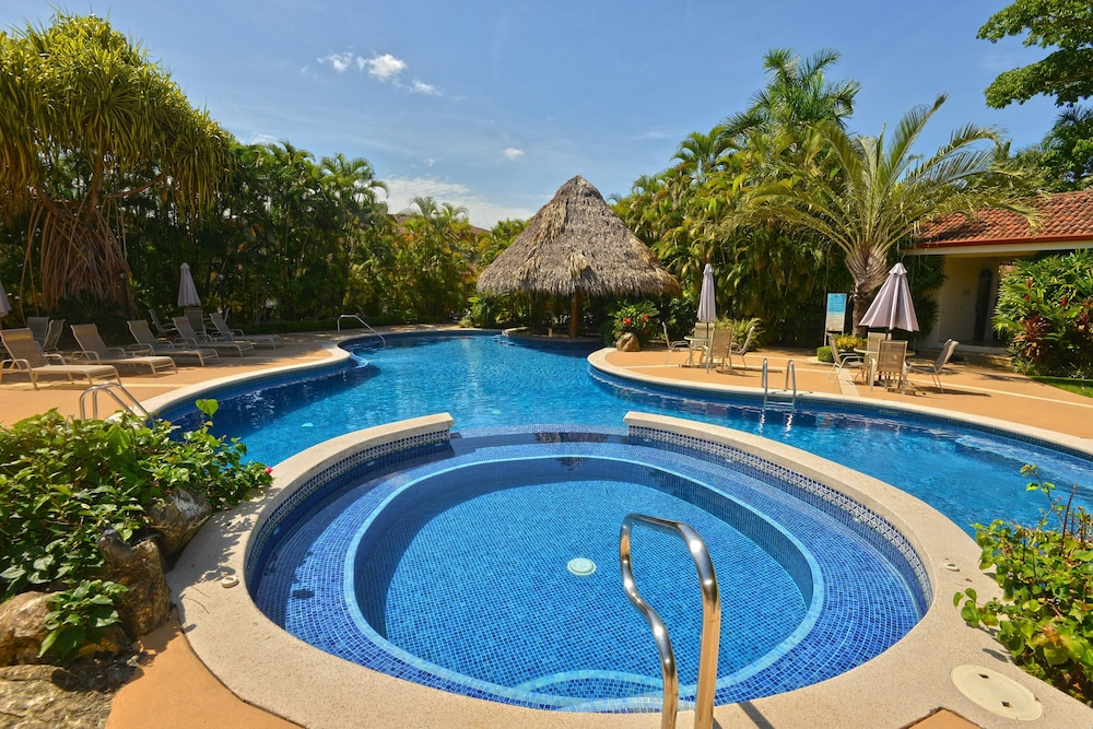 Colina 9E 2 bdr Garden View in Los Suenos