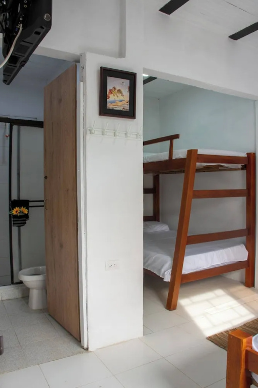 Spacious Coveñas Cabin 4 Bedrooms, Close to Beach, Pet-friendly