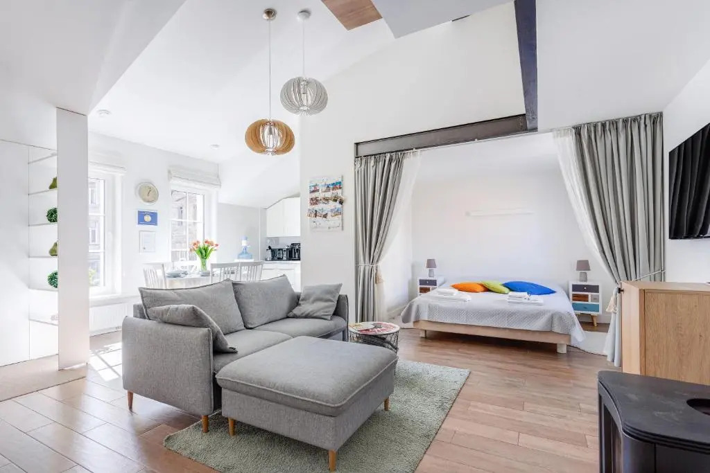 3 Bedroom Apartment 24h self check in, free parking, Ac, fireplace