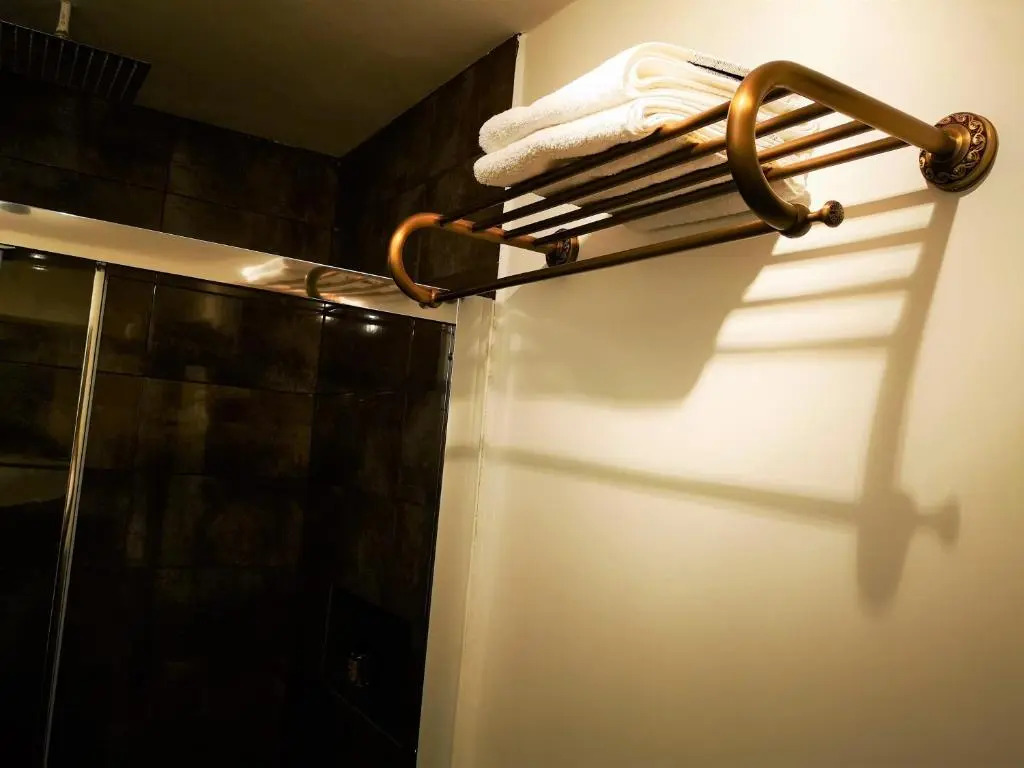 R&B Guest House