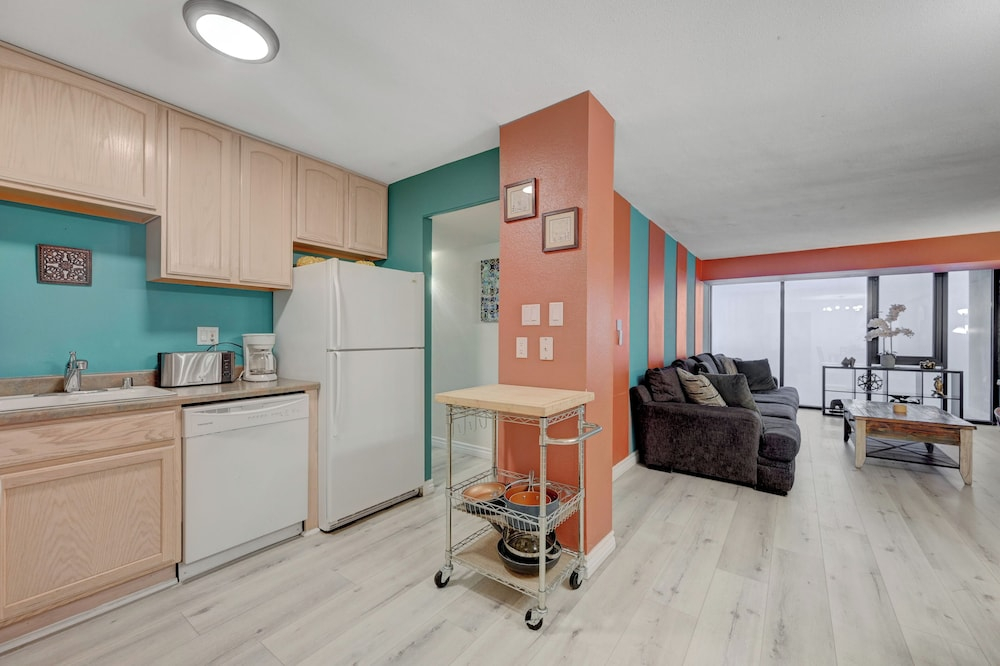 STS 1160 On Strip Sleeps 16 No Resort Fee