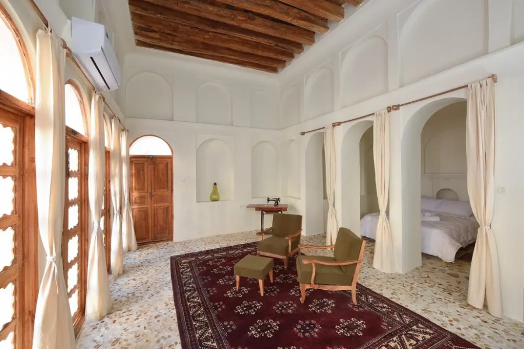 Yakhchal House