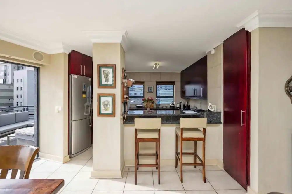 1 Bedroom Apartment, Seapoint, Cape Town