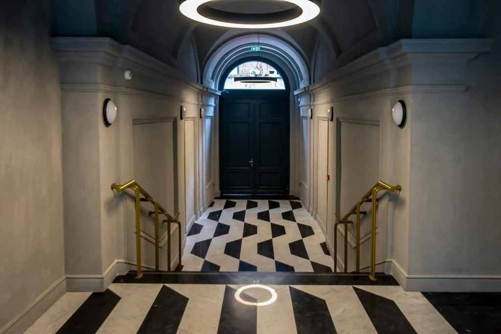 Romantic Deluxe Studio In The City's Epicentrum