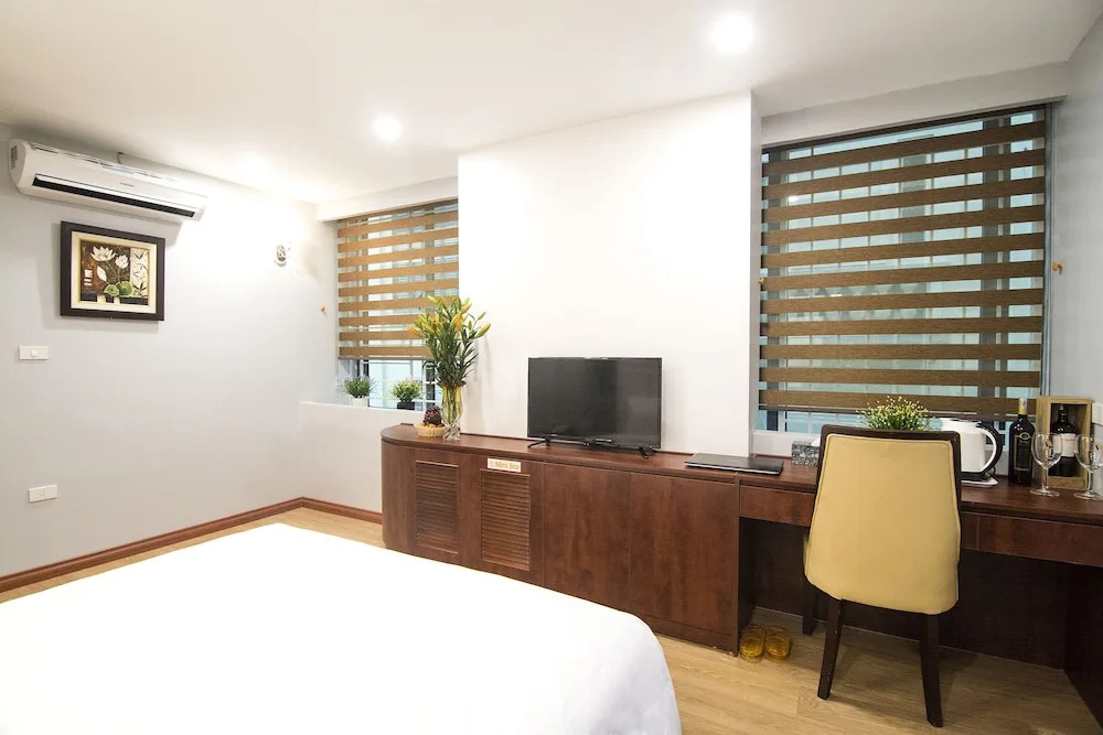 Khách sạn Thế Kỷ Mới