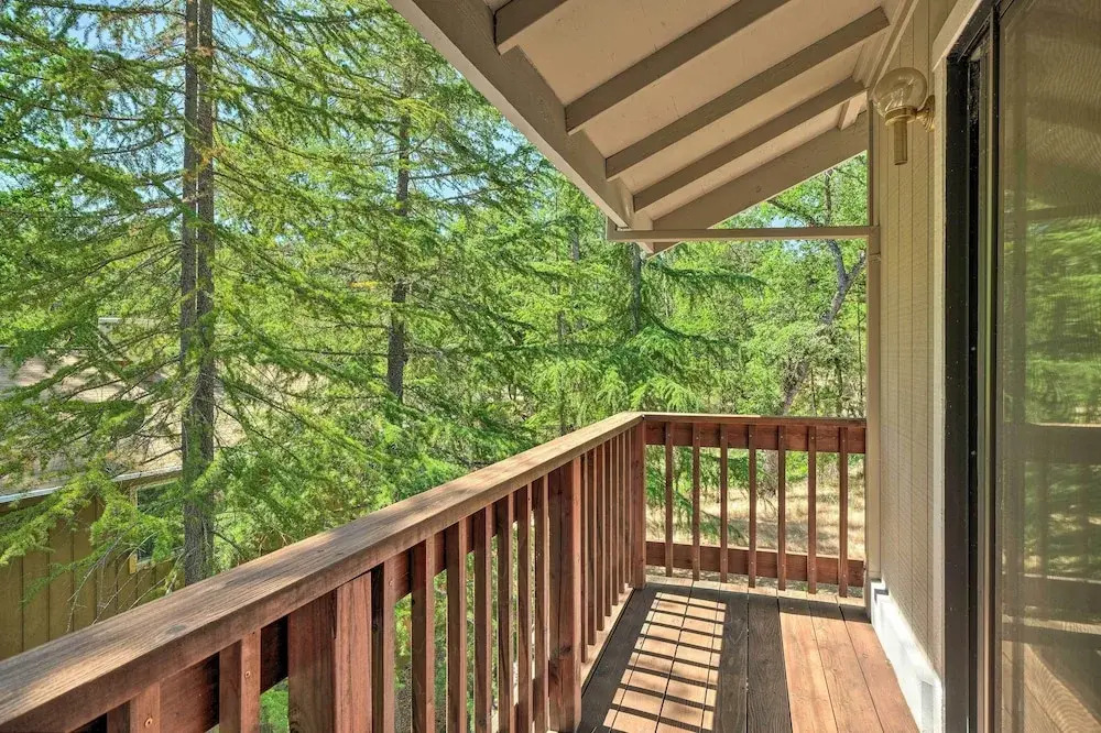 Pine Mountain Lake Haven w/ Spacious Deck!