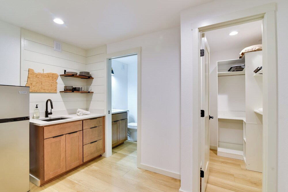 Healthcare Workers' Home Base! Portland Apt