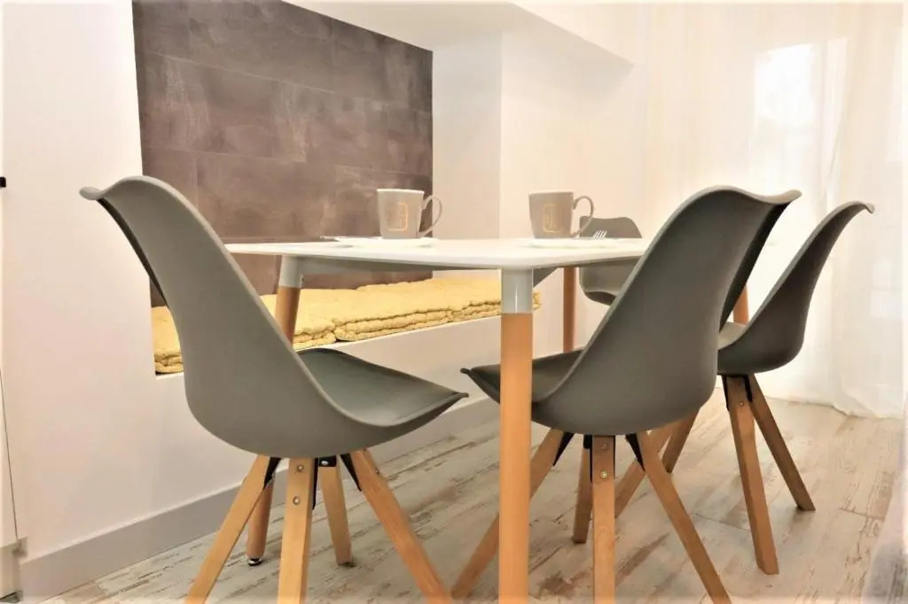 Apartamentos Beco dos Quartinhos - FREE WIFI - NETFLIX - BY BEDZY