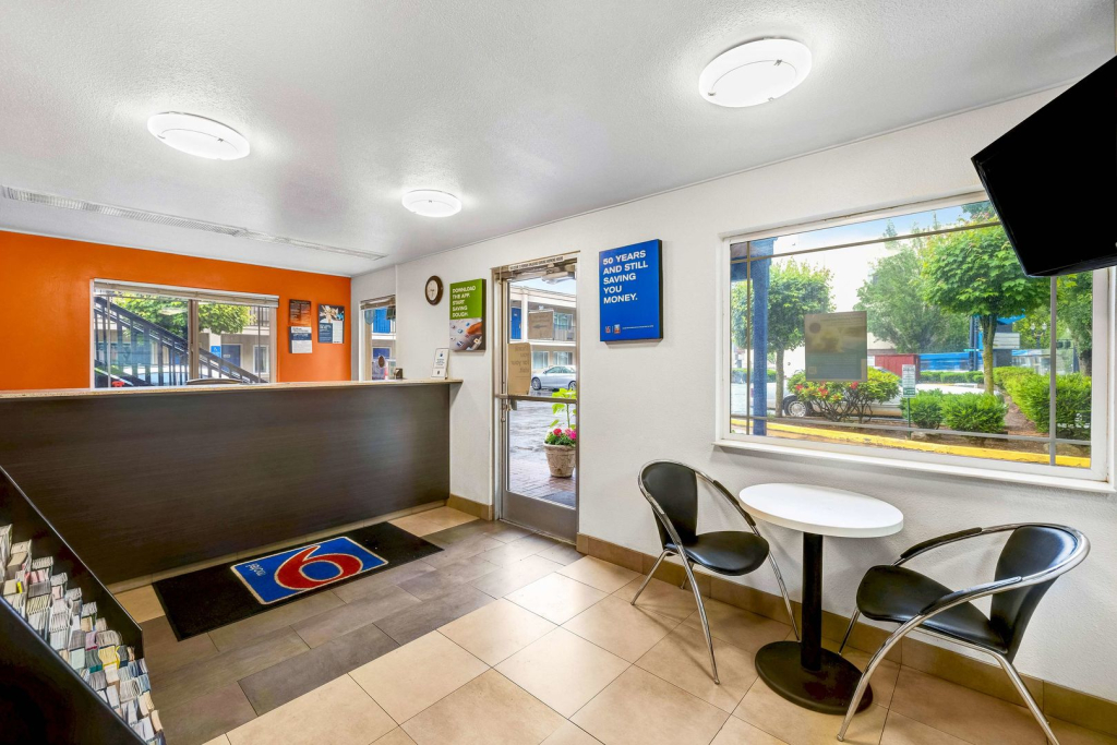 Motel 6 Portland, OR - Downtown