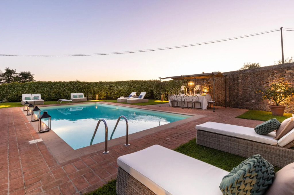 Fattoria Camigliano, Luxury Farmhouse with Pool inside a Wine Estate