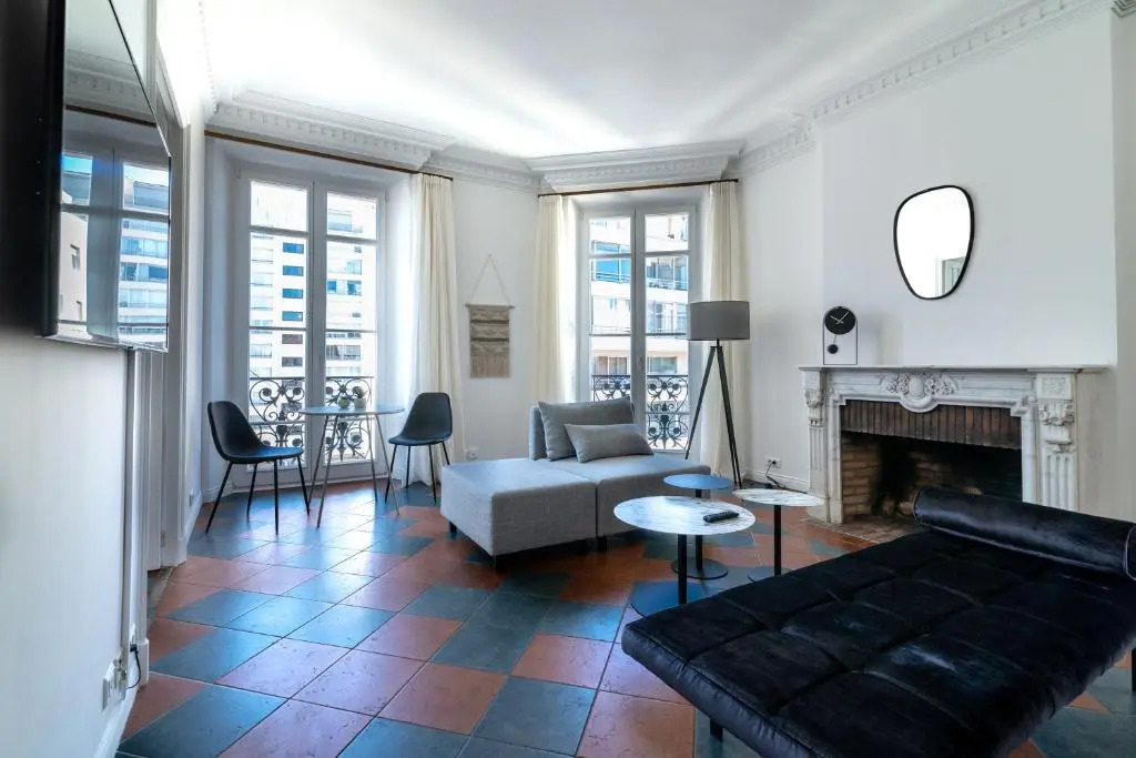 La Guitare 33 - Nice And Spacious 1br Apartment in Center of Cannes, Right Behind Grand Hotel