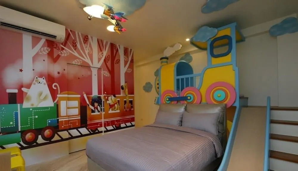 Li Chu Art Paternity B&B