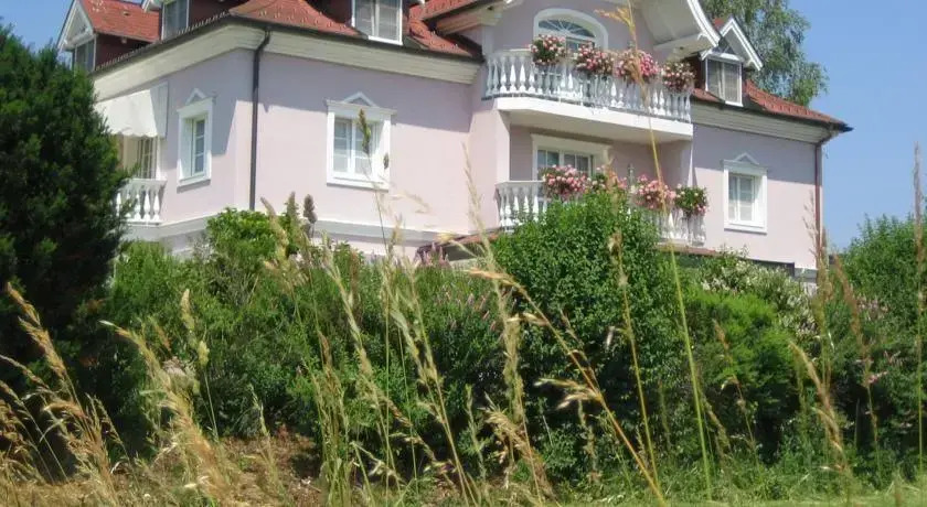 Villa Rosé