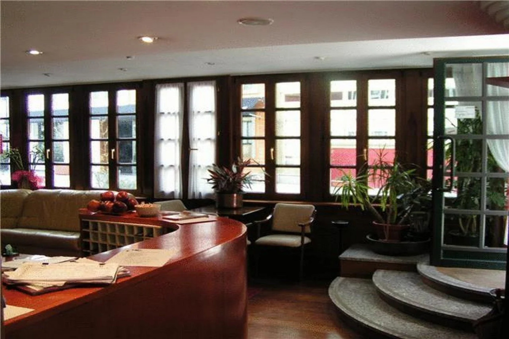 La Plaza II