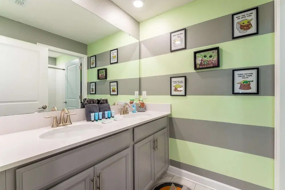 Private Disney Oasis With Pool Hot Tub Ps5 and Modern Amenities