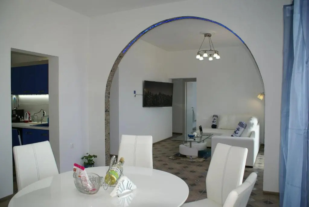 Island Apartment