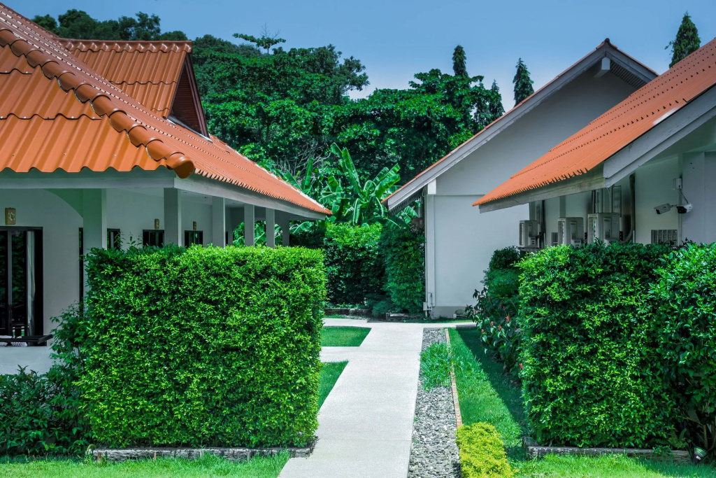 Naiharn Beach Resort - SHA Plus Extra