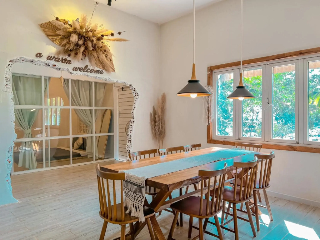 Chons Dock Homestay & House Lease - Outdoor Pool & Chill Vibes
