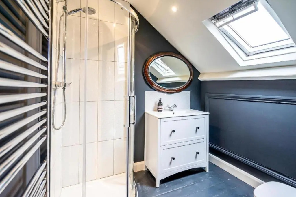 42 is the Answer- Stunning York townhouse appearing on TV Holiday Home Show