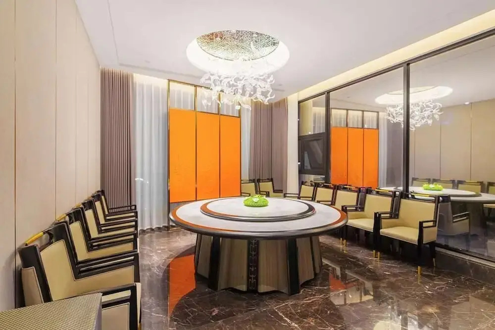 Howard Johnson by Wyndham Life Kunming Guandu Hotel