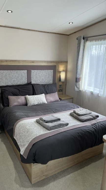 Immaculate 3-bed Lodge in Out Rawcliffe