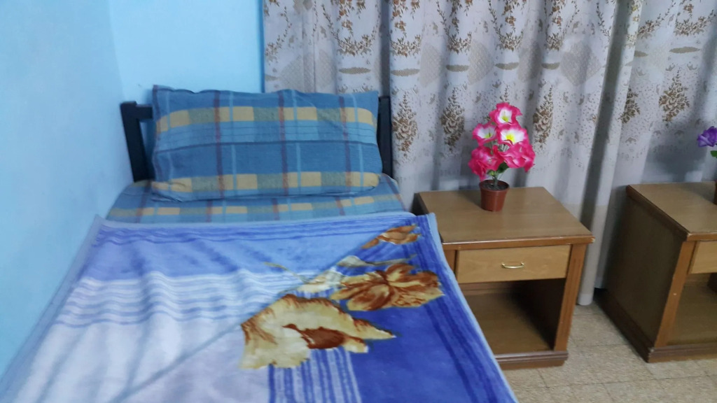 Cliff - Hostel