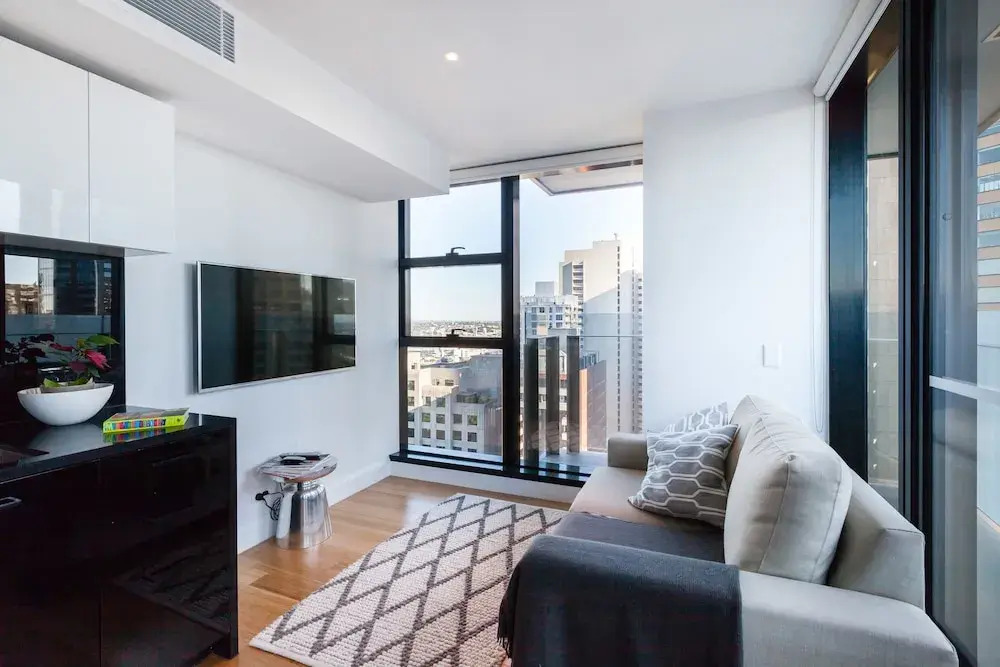 LOGAN, 2BDR Melbourne Apartment