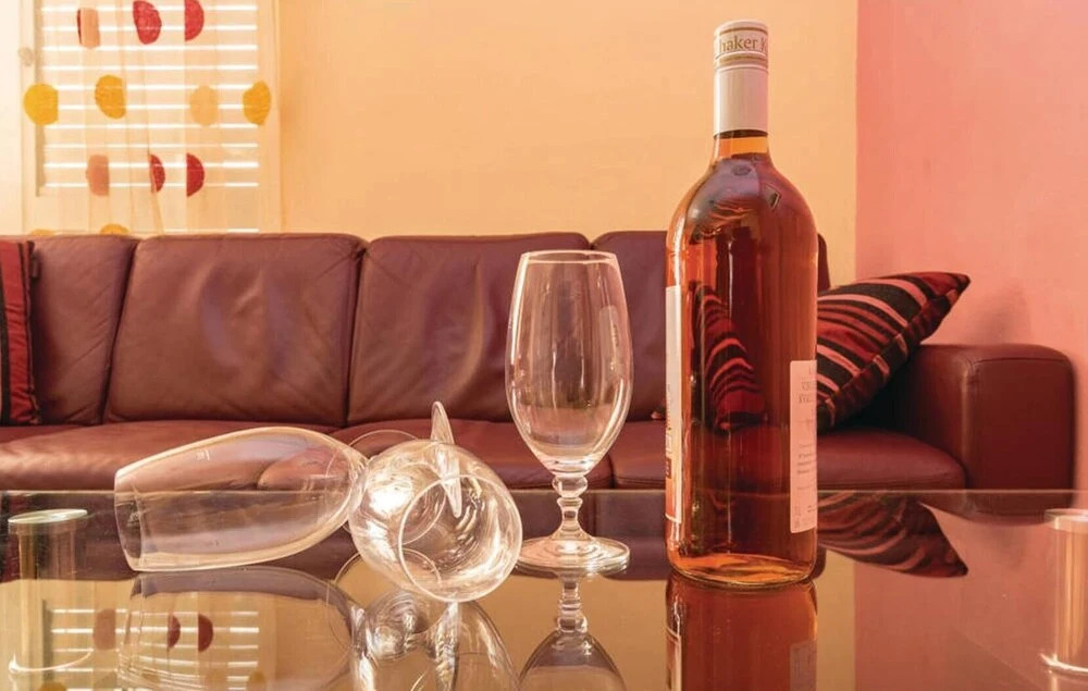 Nice Home in Kastel Luksic With Wifi and 6 Bedrooms