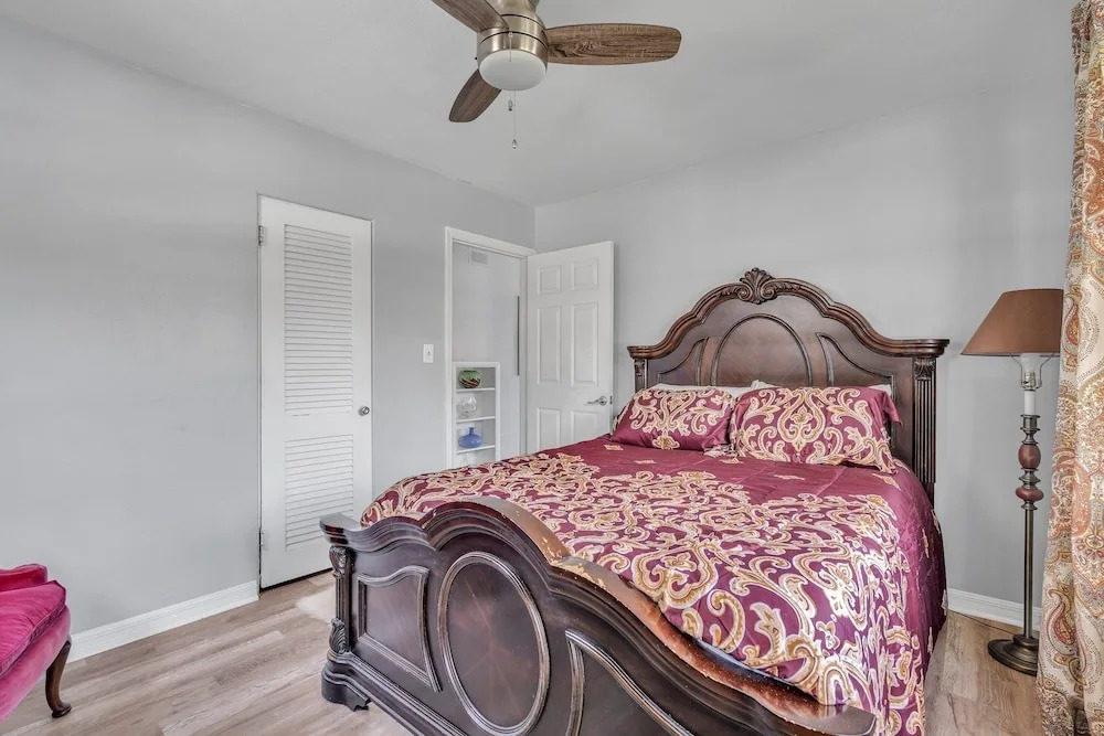 Downtown Single Family Modern Bungalow Close To Beaches And Dining 2 Bedroom Home by RedAwning