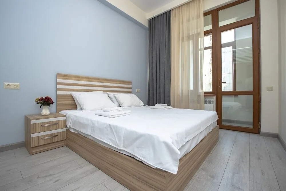Stay Inn на ул. Екмалян