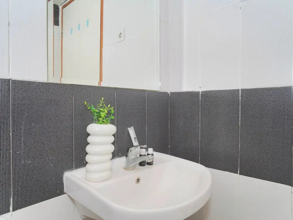 Tranquil And Comfy 2Br At Cinere Bellevue Suites Apartment