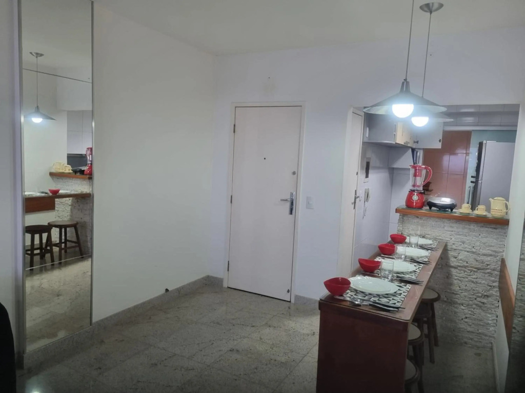 Apartamento Frente para o Mar - Varandão com Blindex - Vista Total para o Mar - 1 Suite e mais 2 Quartos-Ar Condicionado - 2 Vagas - BEIRA MAR - 70 metros da Praia do Morro e Praia da Cerca -WI-FI -TV -DISNEY PLUS-STARMAX-NETFLIX -HBO MAX