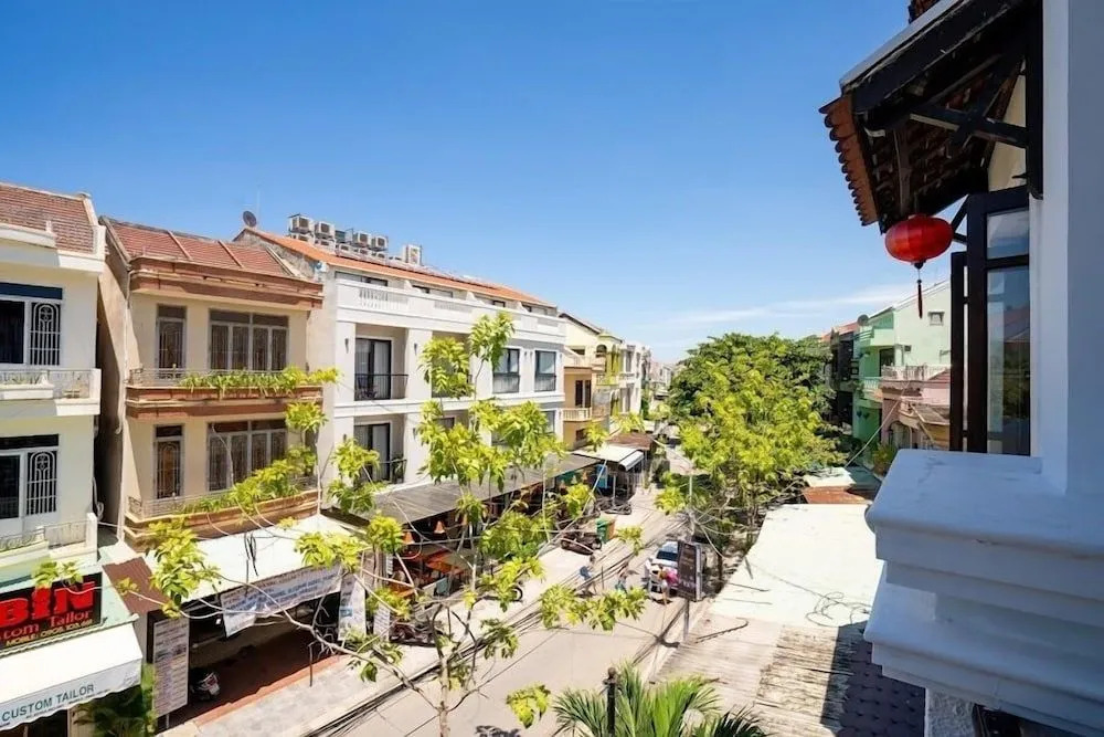 Tribee Ede Central Hostel