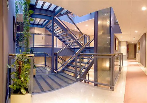 Apartamentos Plaza de Santiago - Estudios Turisticos - 1 LLAVE