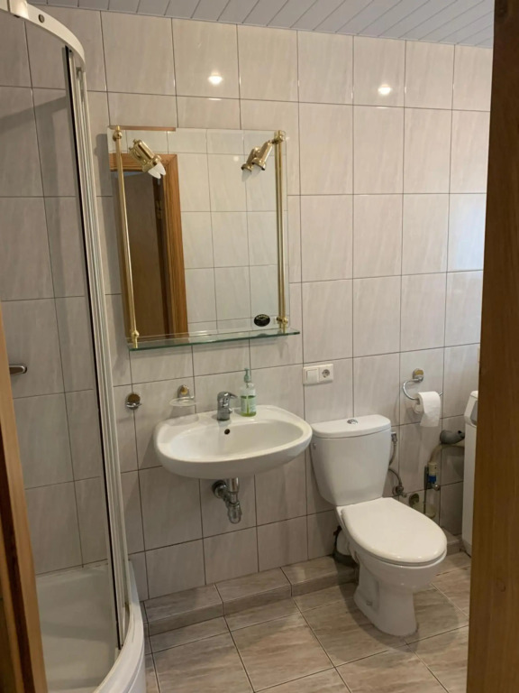 Private room, private bathroom, private entrance in private house