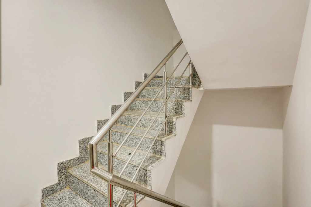 Collection O Sector 7 Dwarka Formerly Aakarshan Residency