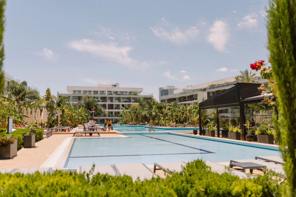 Апарт-отель GlobalStay Courtyard Long Beach
