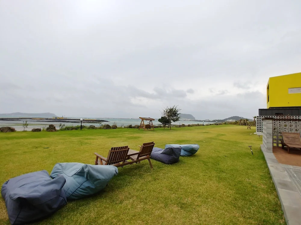 Seongsan Ochae Private Villas