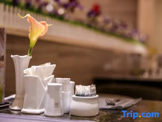 Hengdian Film Town Fengjing Jiali Hotel (Qingming Shanghe Tu Branch)