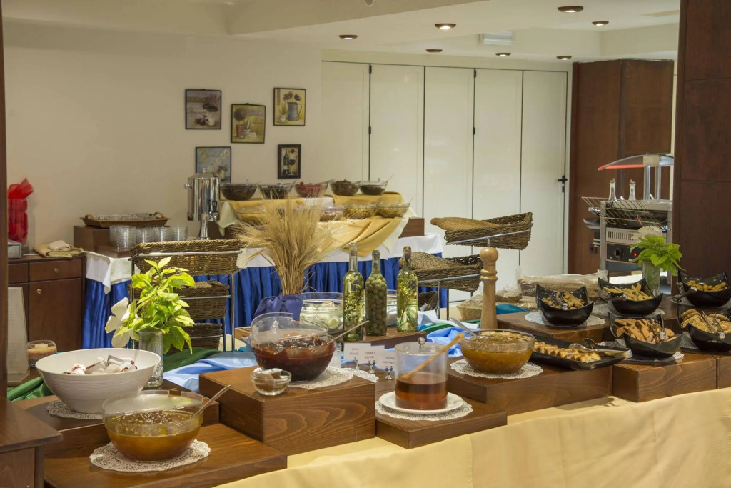 Manousos City Hotel