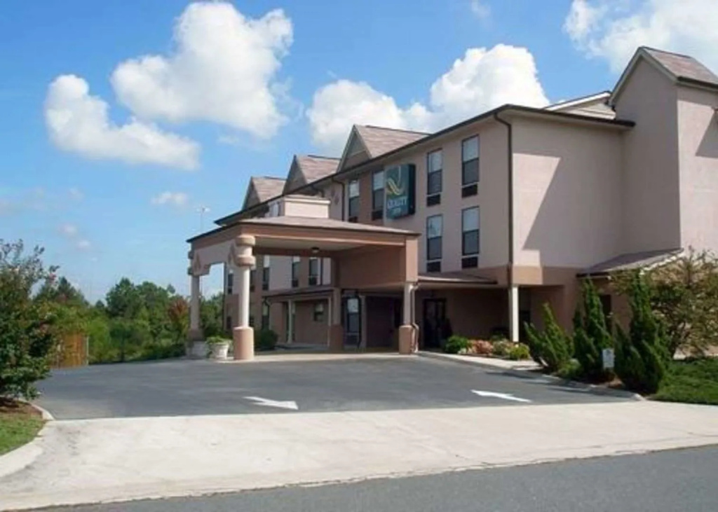 Clarion Pointe