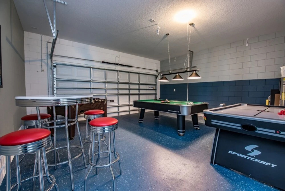 Solterra - 4104 Oaktree Drive