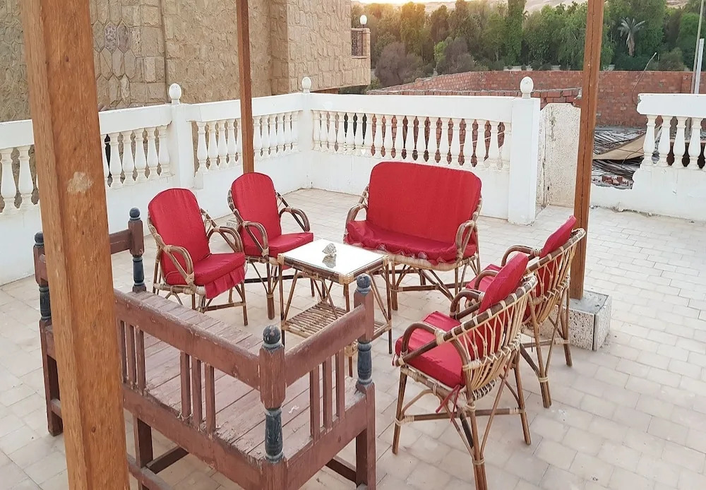 Taharka Nubian House