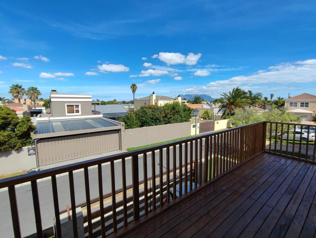 Lovely 2 Bedroom Condo with Balcony And a View!