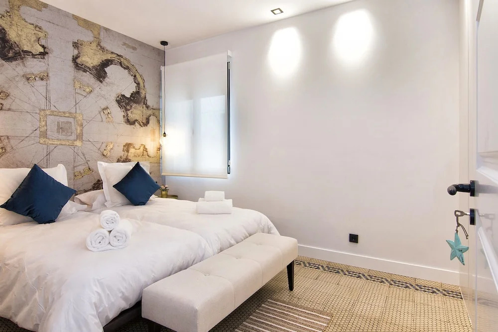 Chezmoihomes Unforgettable - First Class