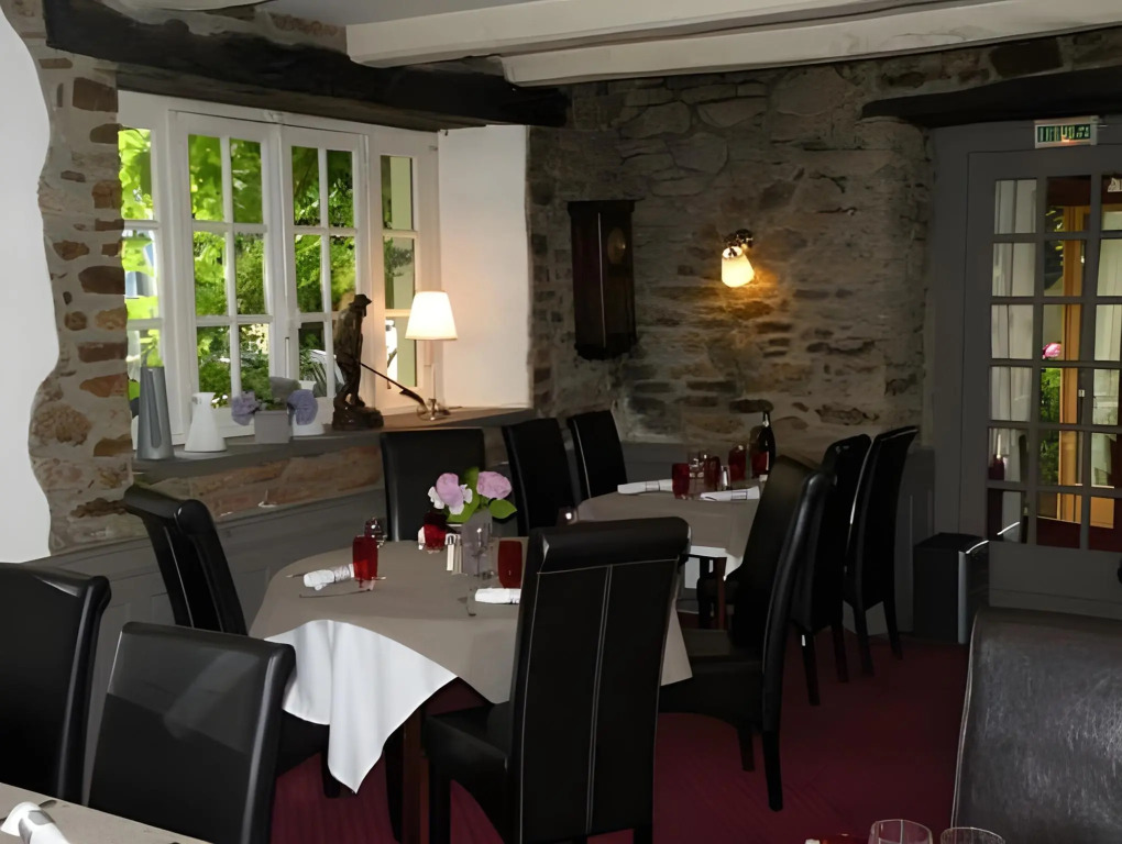 Auberge Du Cheval Blanc - Logis Hotel
