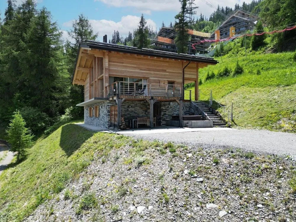 Chalet Les Etablonsluxury Chaletski-in Ski-out