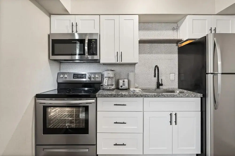 Fashion Square Apt3